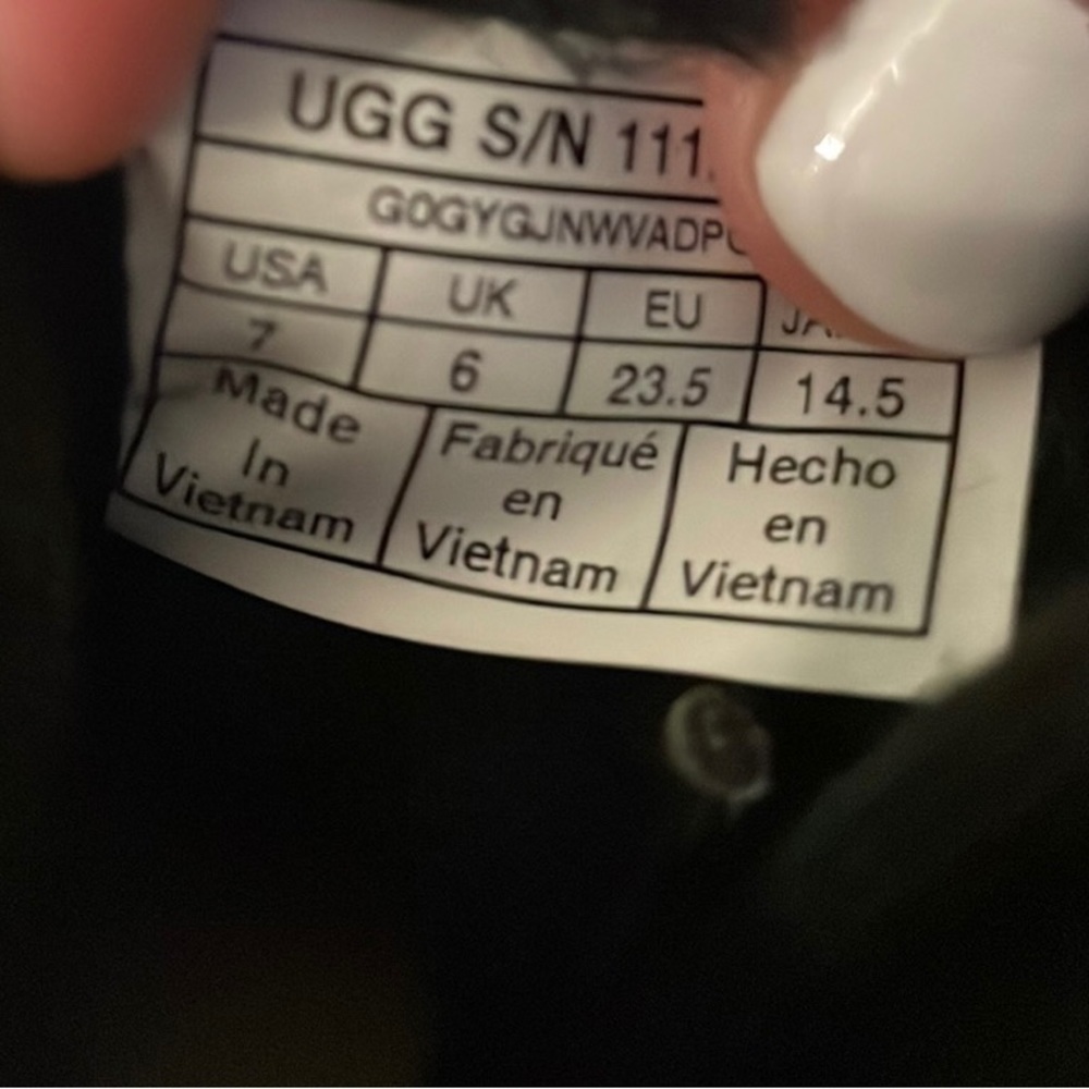 Uggs |Size 7 US| Kids - Picture 10 of 10